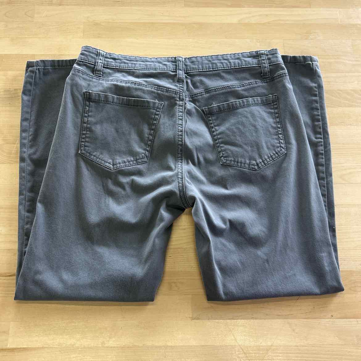 Buffalo Size 6 Gray Preloved Pants