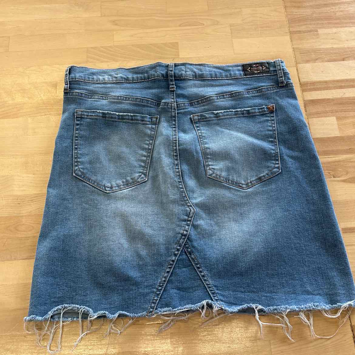 Nanette Lepore Size 10 Blue Denim Preloved Skirt