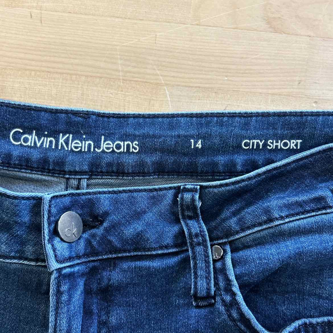 Calvin Klein Women Size 14 Dark BLue Denim Preloved Shorts