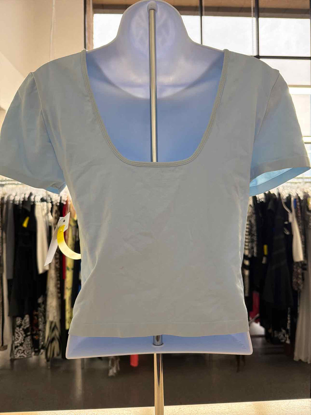 Ultra Flirt Juniors' Open Back Short-Sleeve Seamless Top