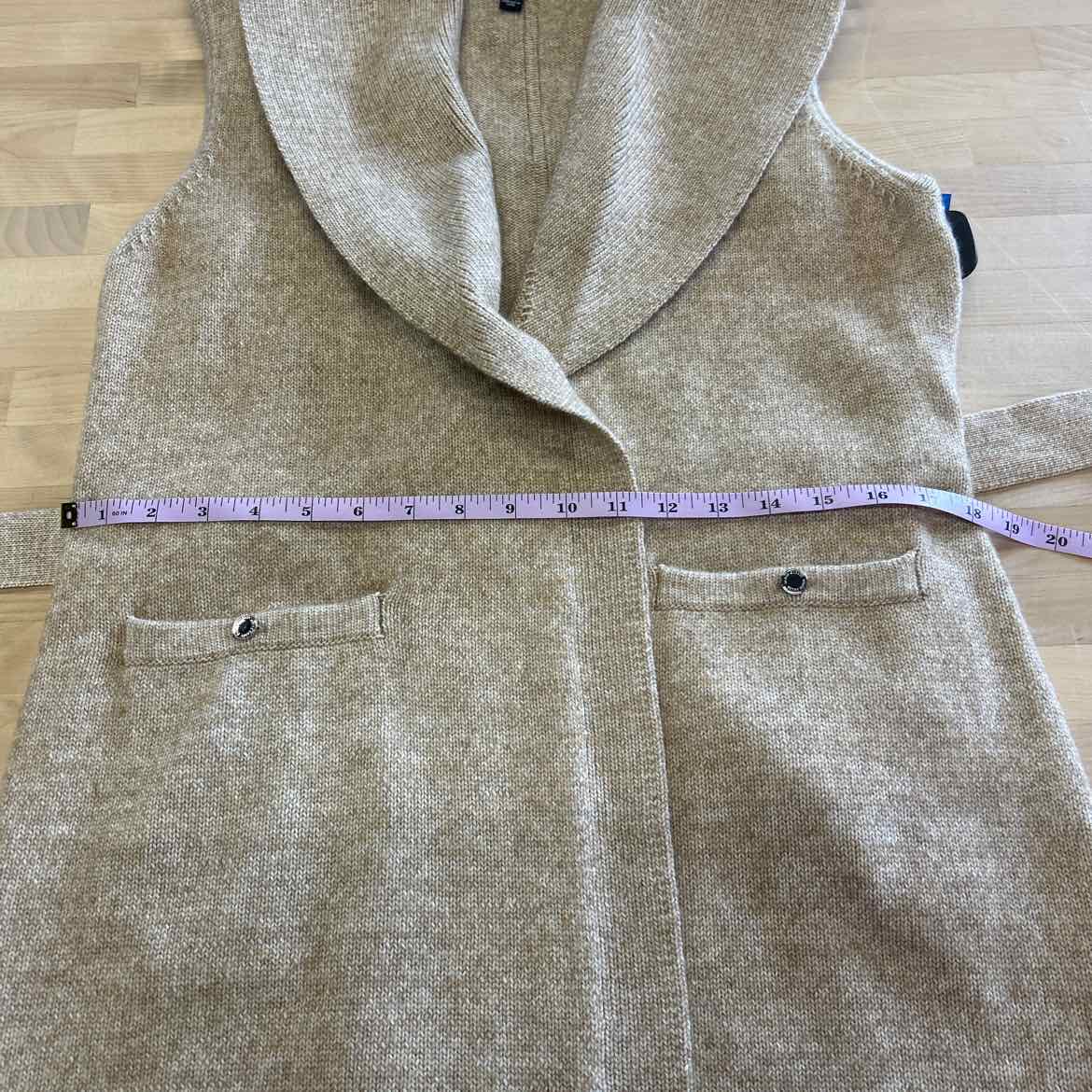 White House Black Market Size M Tan Preloved Cardigan
