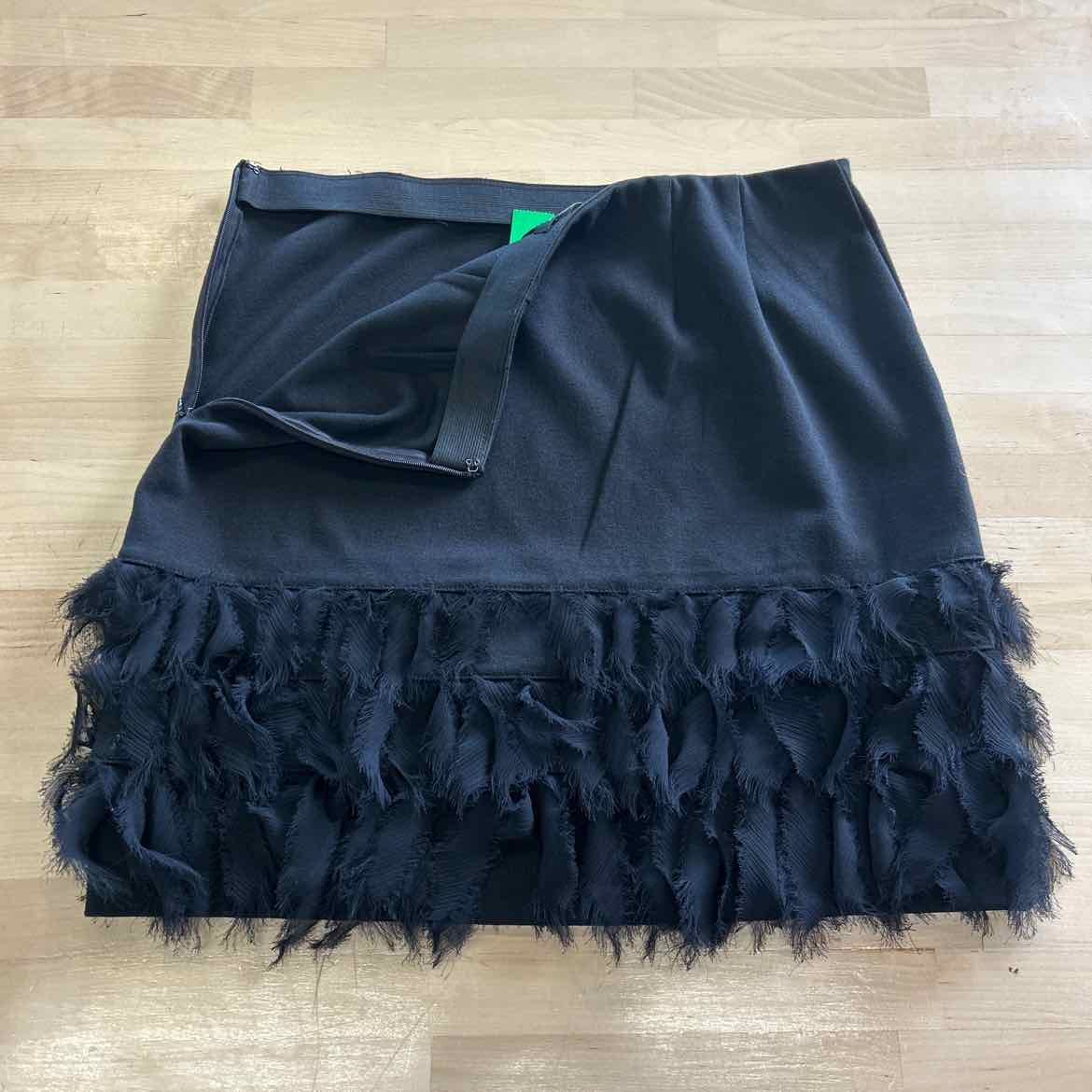 Ann Taylor Size 2P Black Preloved Skirt