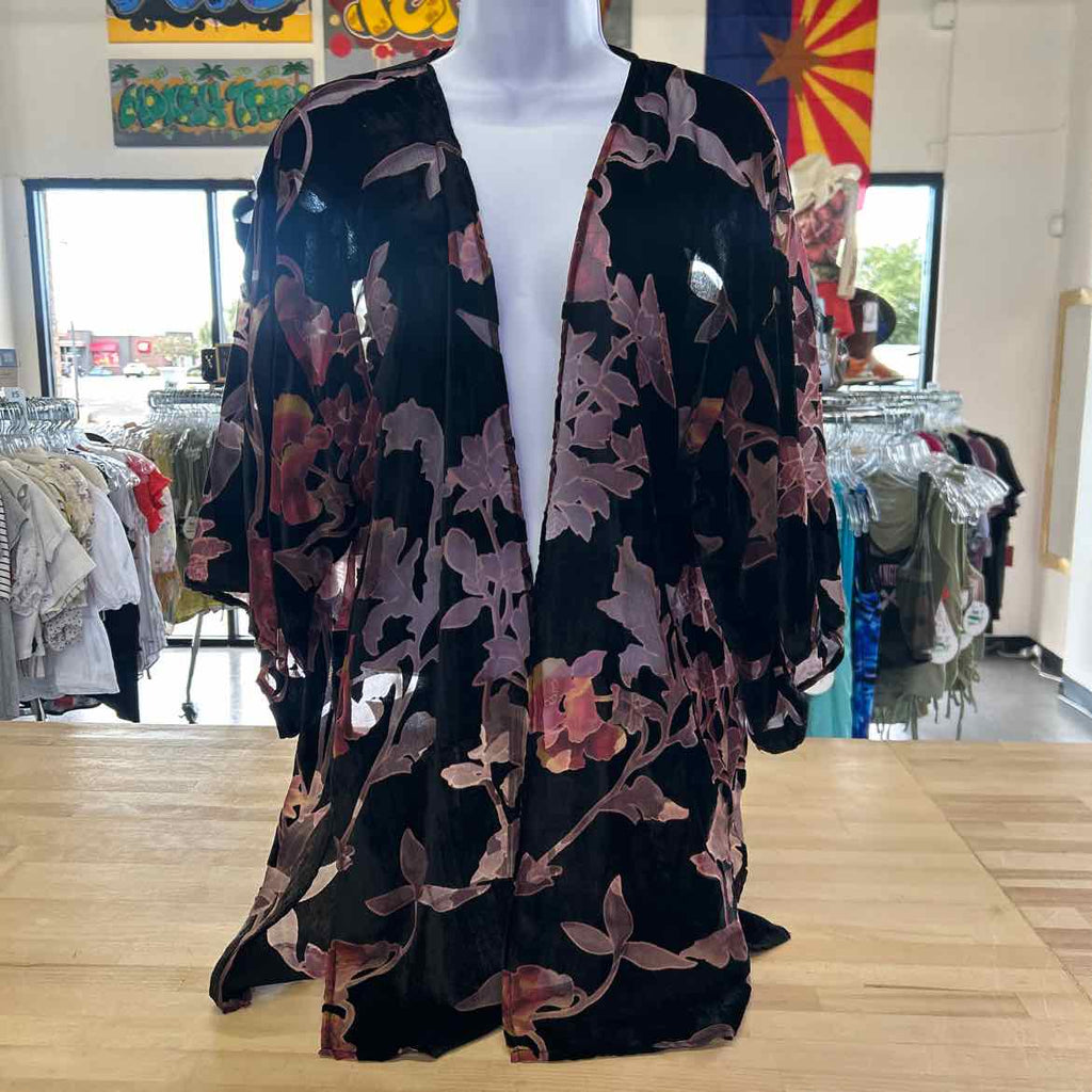 Hinge Women Size OS Black Shawl