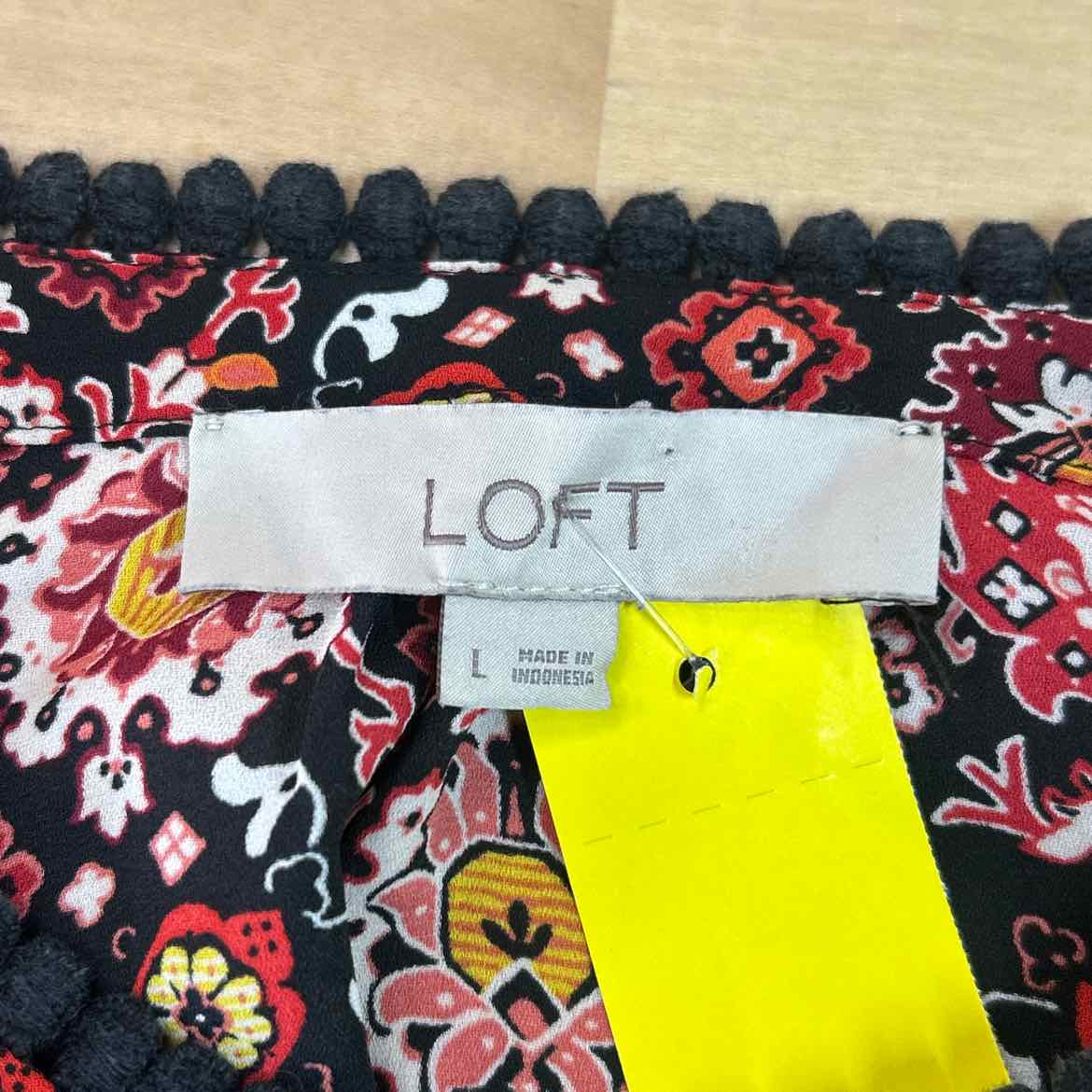 Loft Size L Black Red Preloved Blouse LS