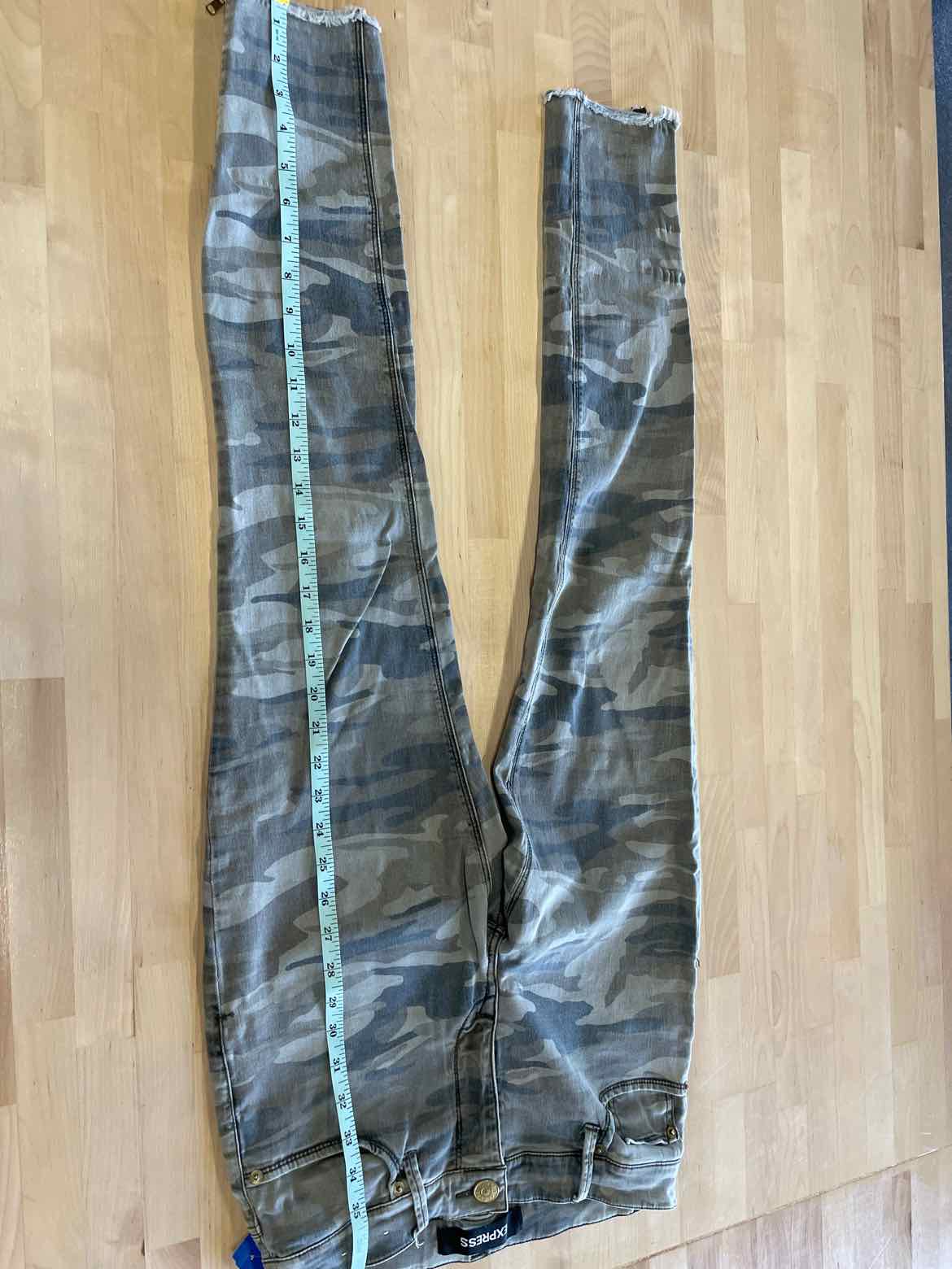 Express Size 4 Camo Pants