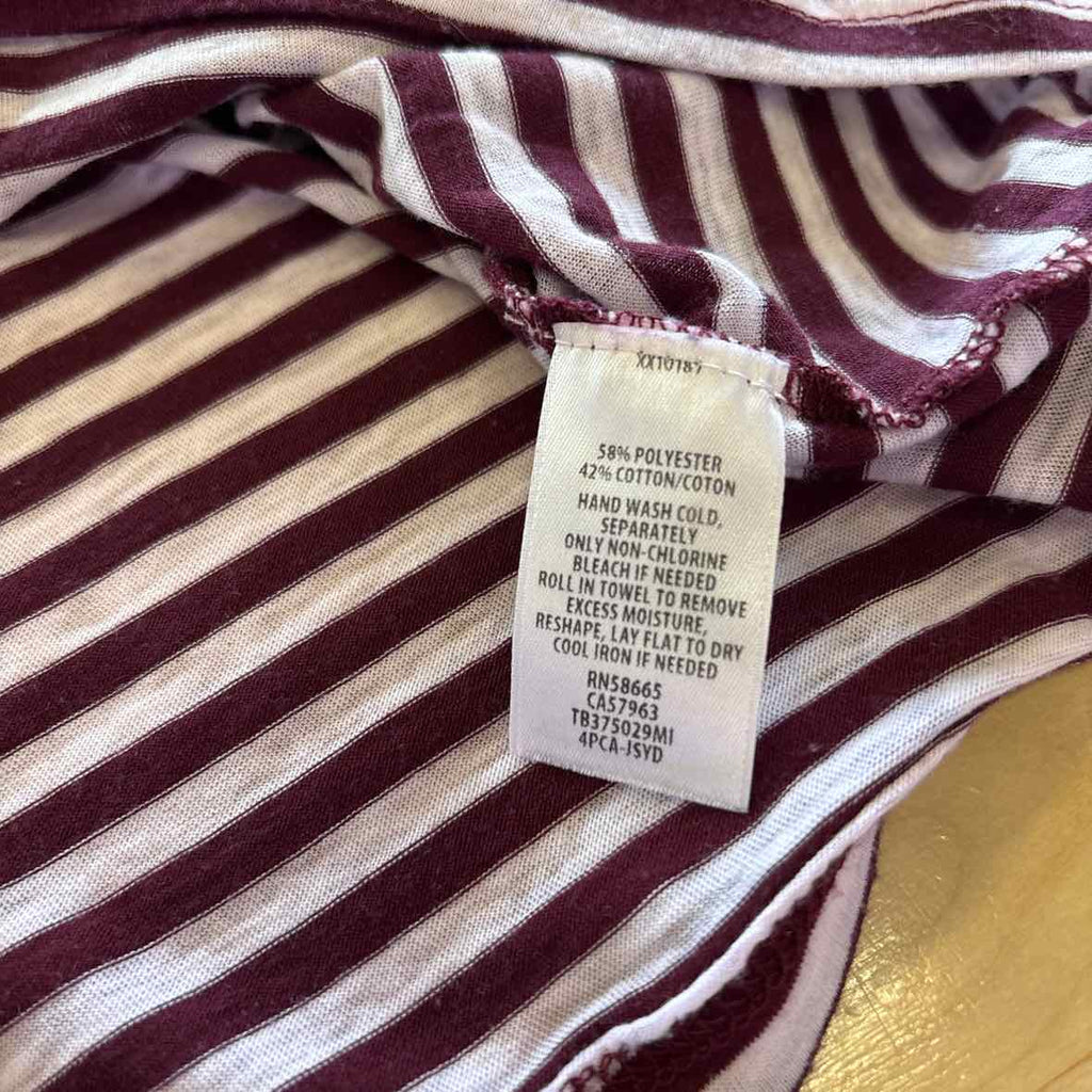 Treasure Bond Size M Red White Preloved T-Shirt SS