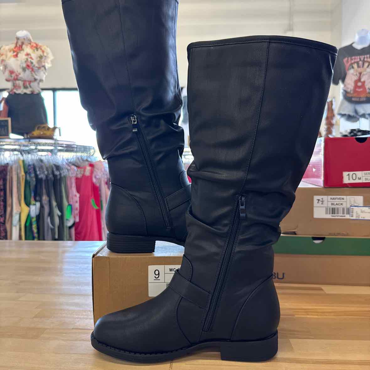 Journee Shoe Size 9 Black Boots