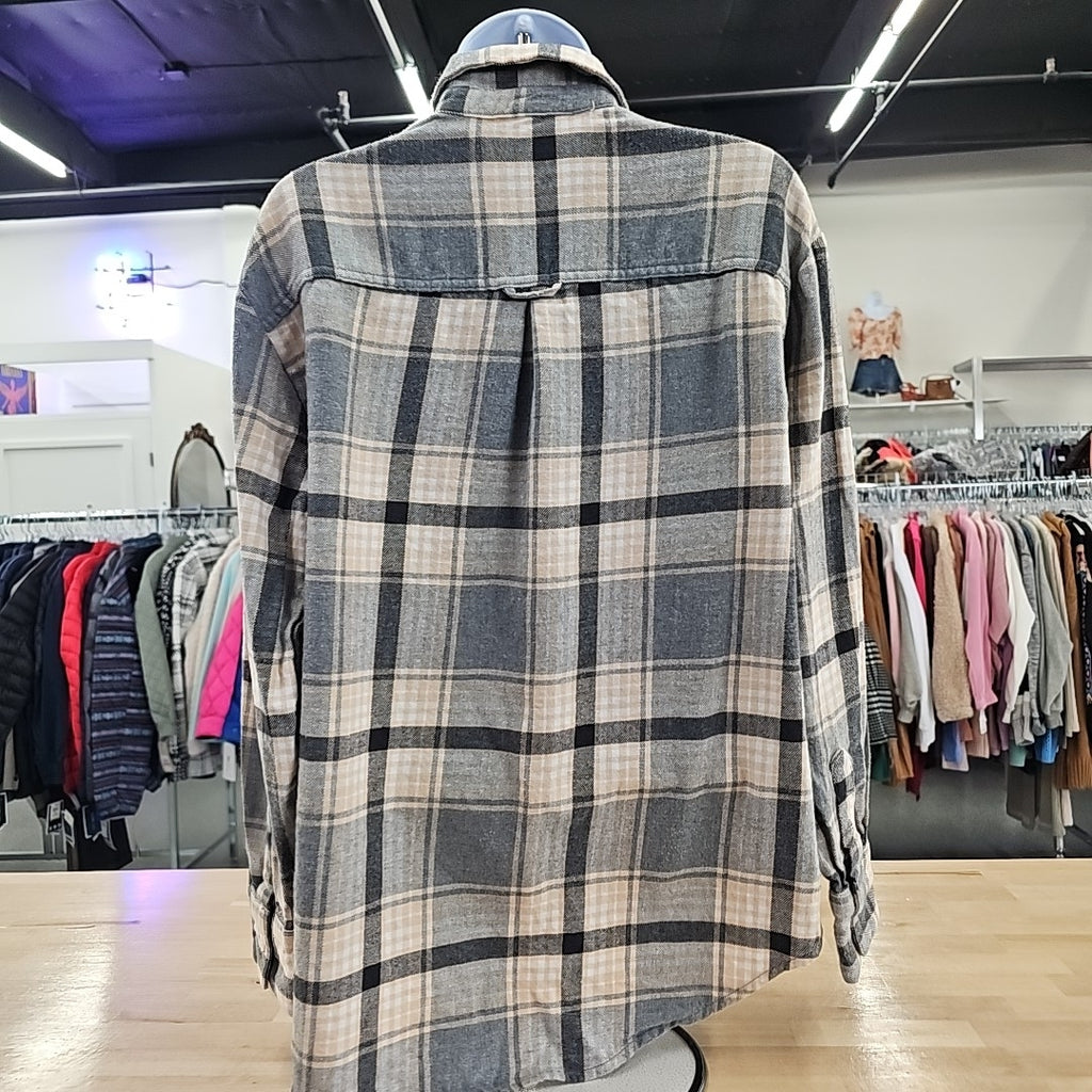 Old Navy Size M White & Black flannel