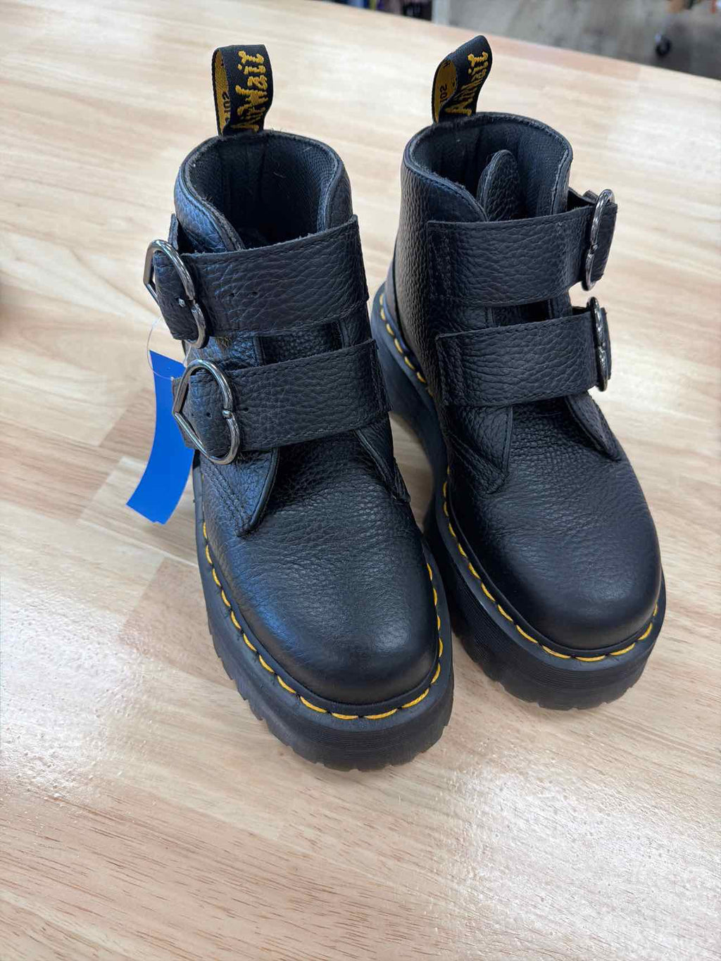 Dr Martens Size 7 Black Leather Preloved Sandals