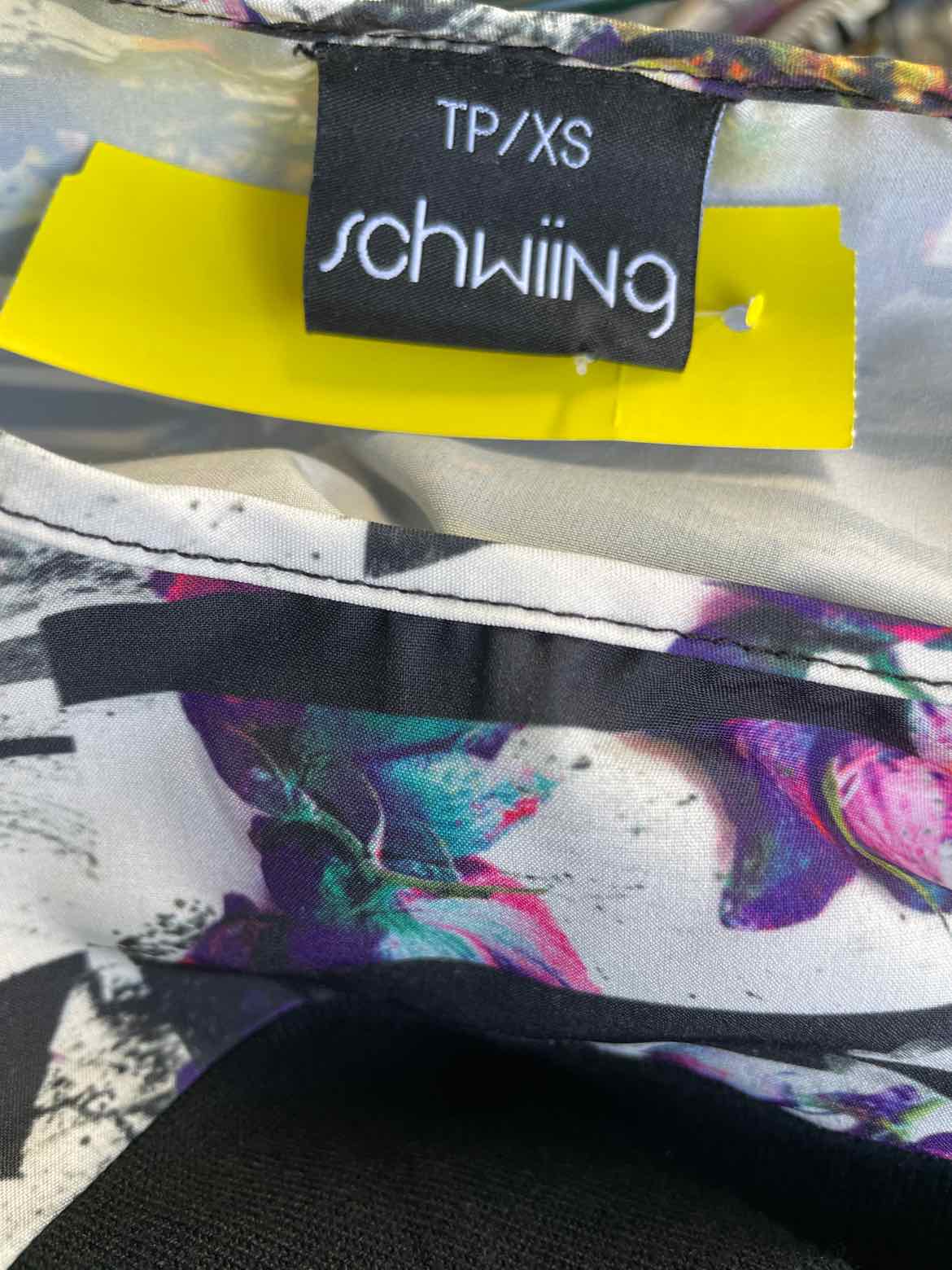 Schwiing Size XS Black Print Sweater