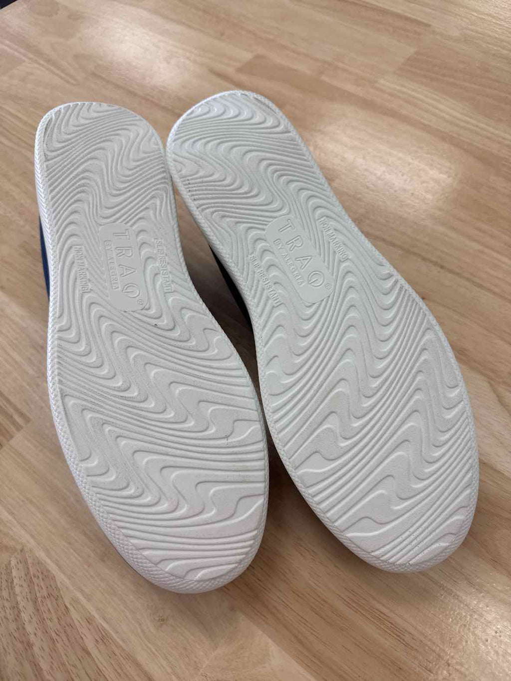 Alegria Traq Mystiq Size 10.5 Blue New Slip On