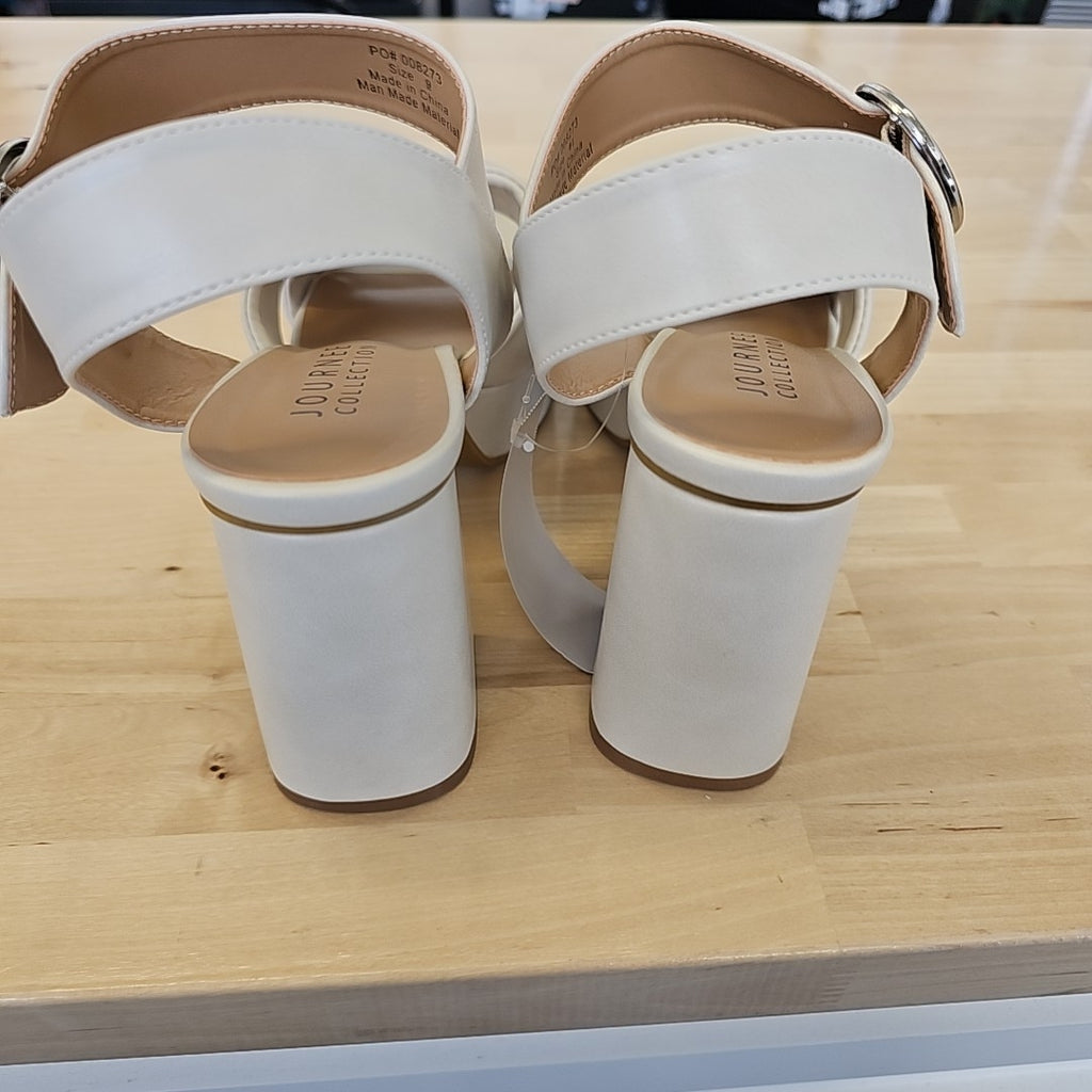 Journee Collection Shoe Size 8.5 White Heels