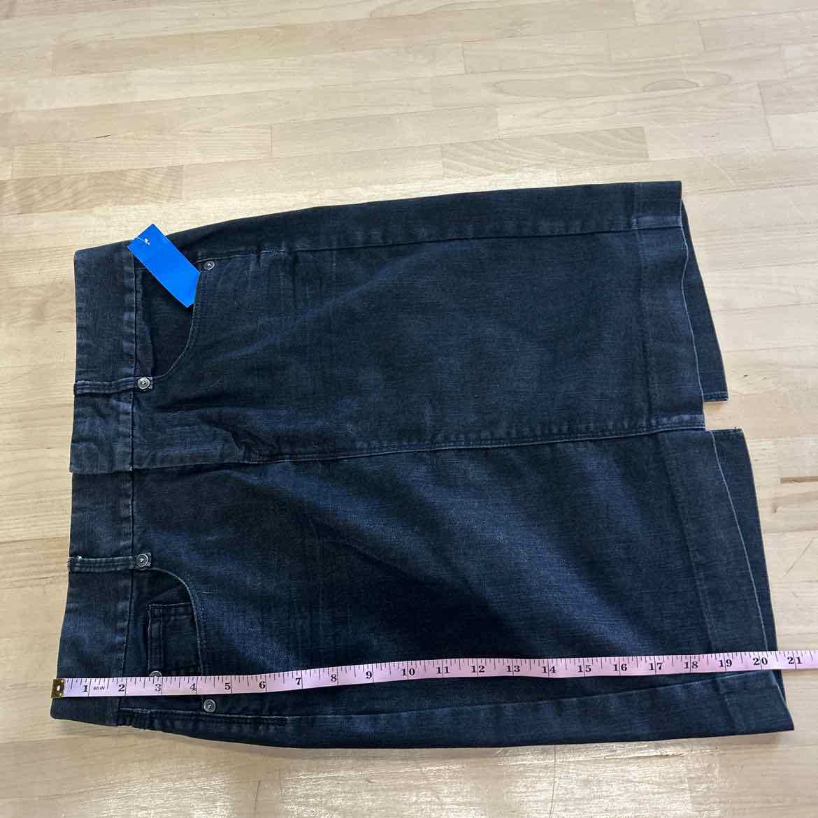 Gap Size 4 Gray Denim Preloved Skirt