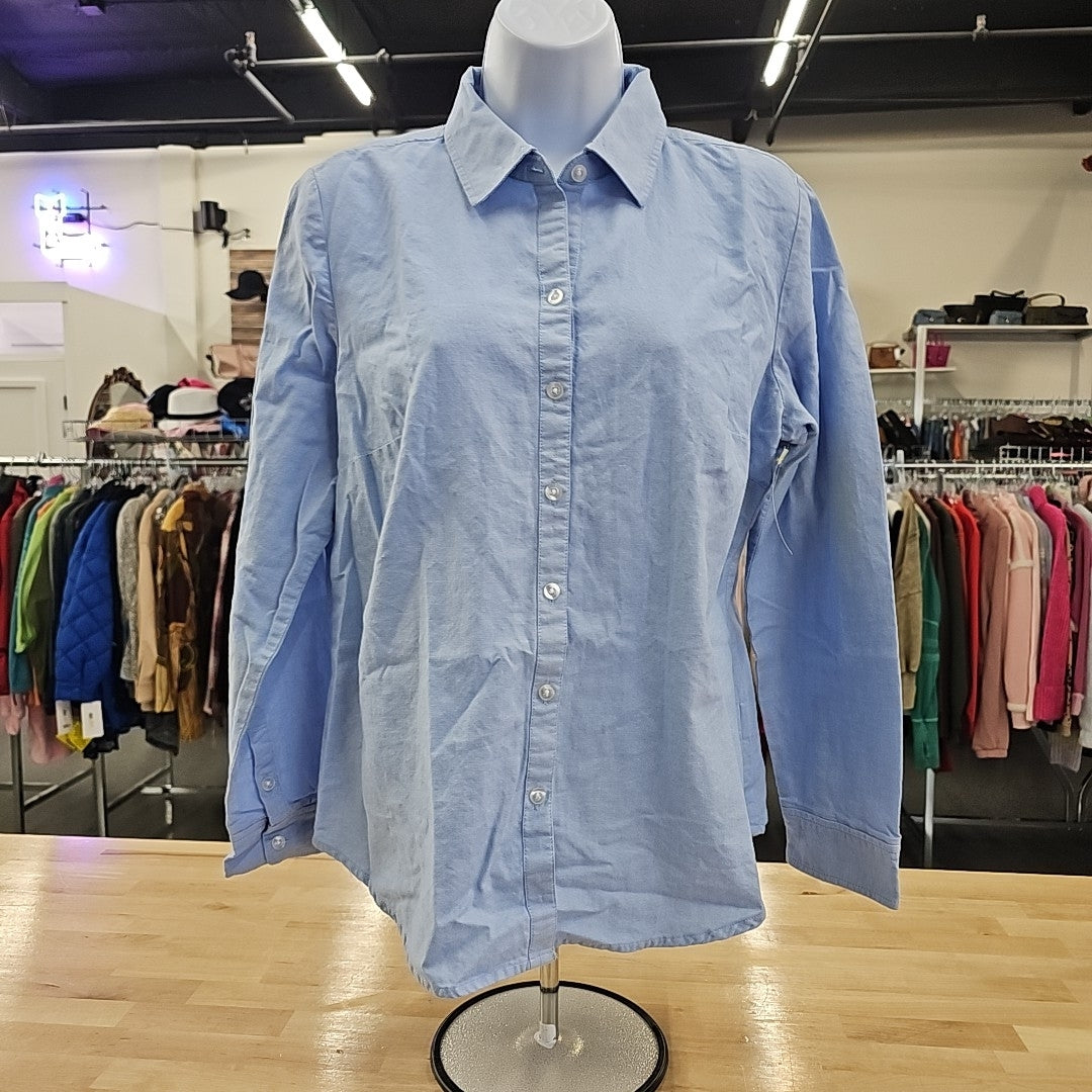 Croft&Barrow Size M Blue Button Down Shirt