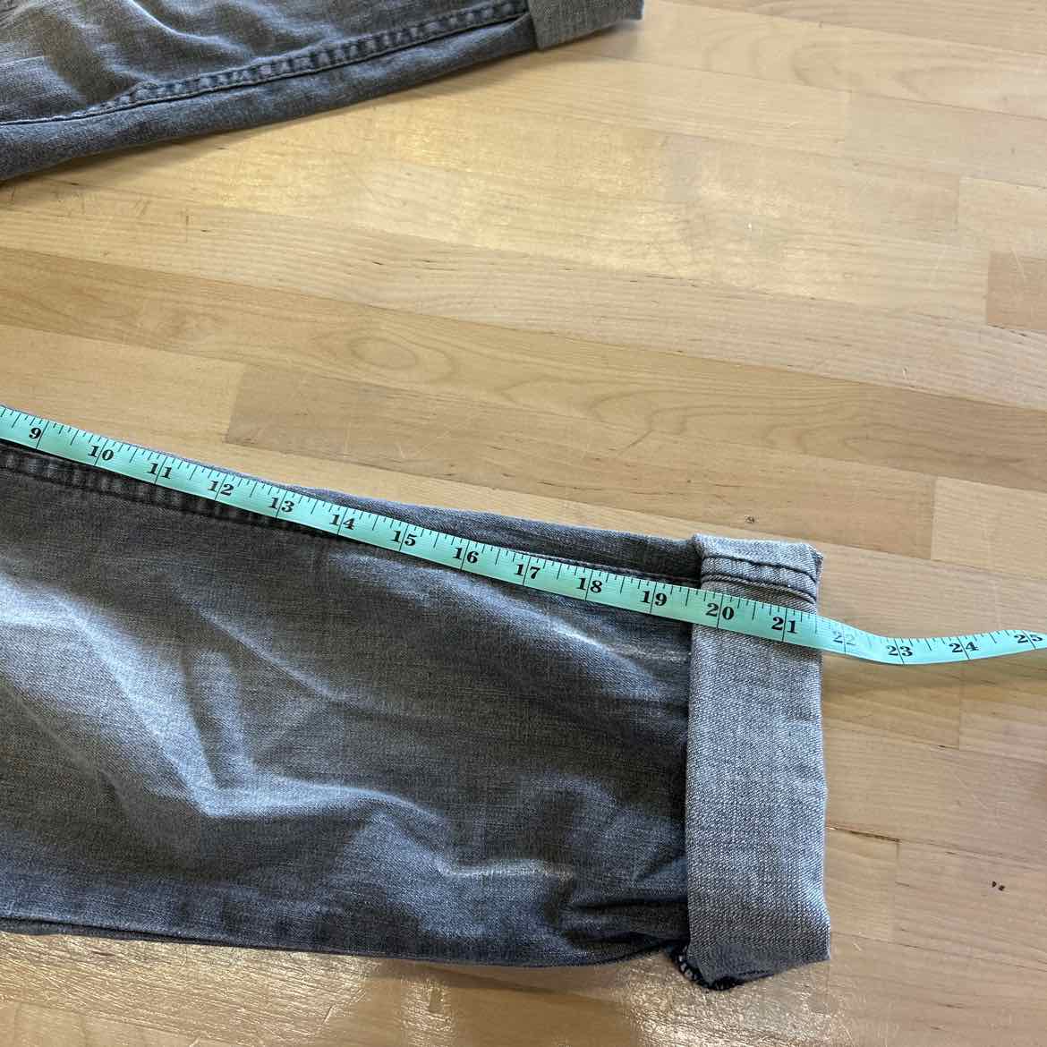 Hang Ten Size 5 Gray Denim Preloved Jeans