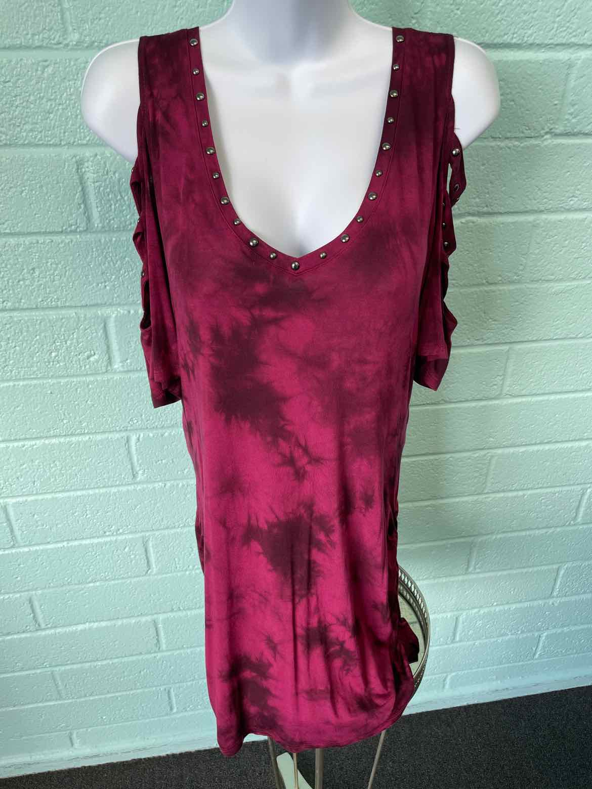 Rock & Republic Size L Burgandy Knit Top