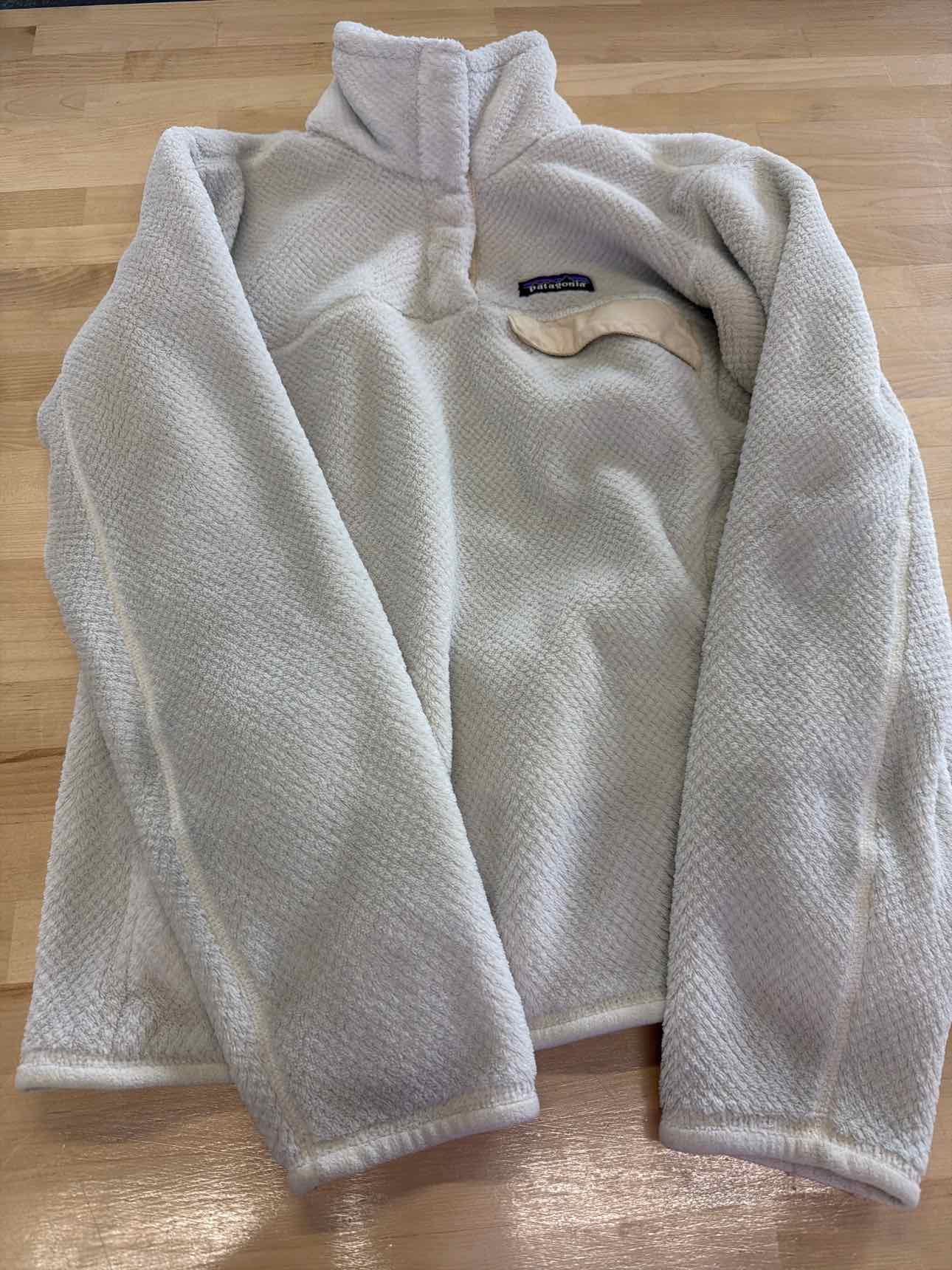Patagonia Size M White Sweater