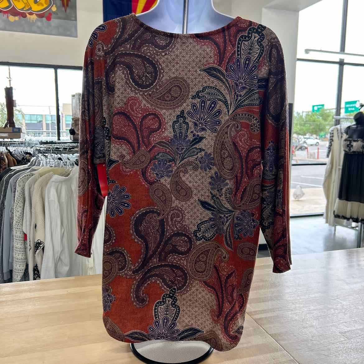 Leo &  Nicole Size M Multi-Color Preloved Blouse