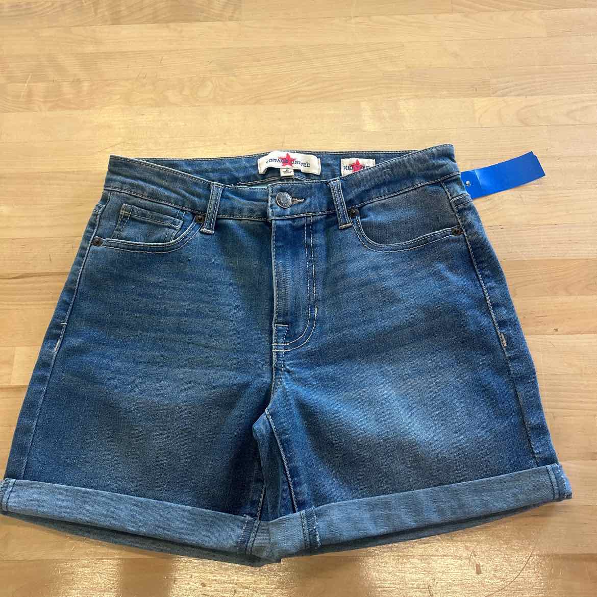 Vintage United Women Size 6 Blue Denim Preloved Shorts
