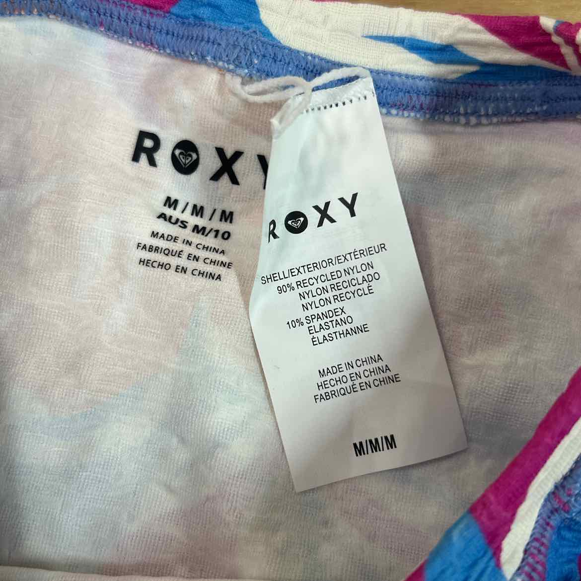 Roxy Size M Topanga Canyon Cropped Rash Guard