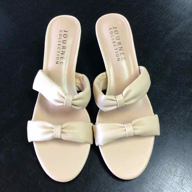 Journee Shoe Size 7.5 Nude Dyllan Sandals