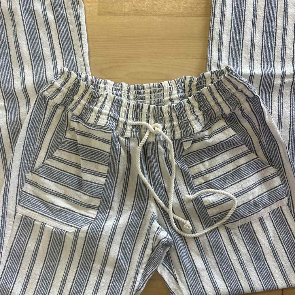 Roxy Size M Blue & White Preloved Lounge