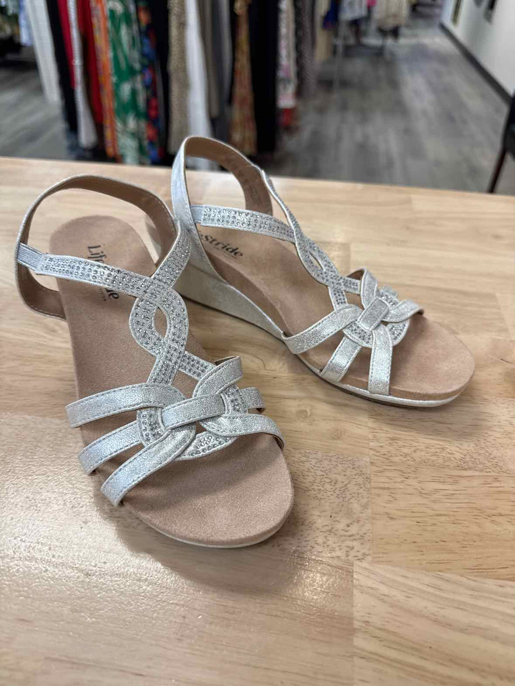 Lifestride Size 6 Silver Preloved Wedge Sandals
