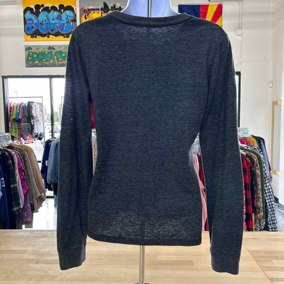 Colosseum Size M Gray Preloved Longsleeve