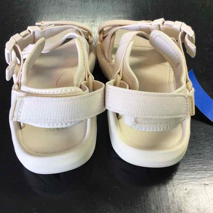 Teva Shoe Size 9 Tan Sandals