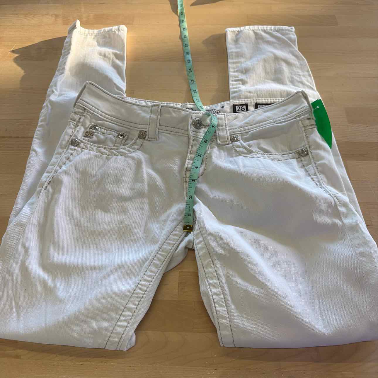 Miss Me Size 26 White Preloved Jeans