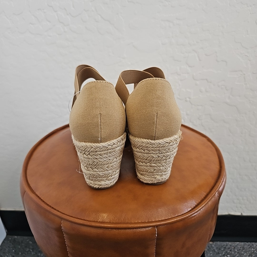 Easy Street Shoe Size 7.5 Tan Heels