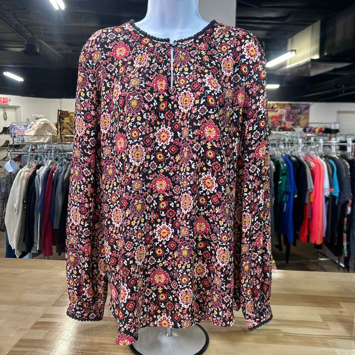 Loft Size L Black Red Preloved Blouse LS