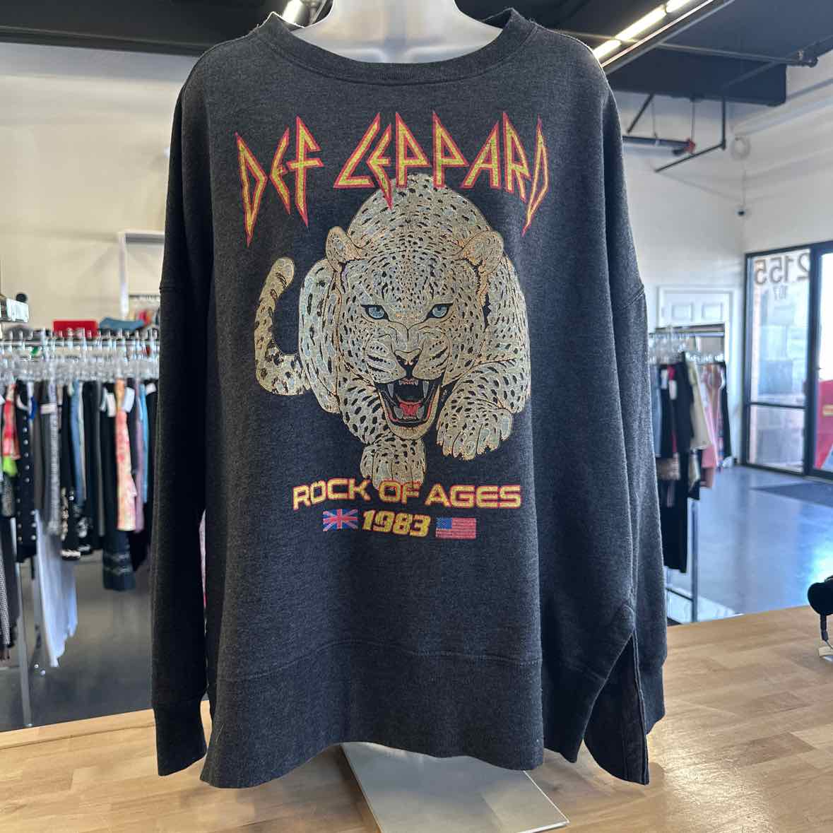 Def Leapord Size XL Gray Sweater