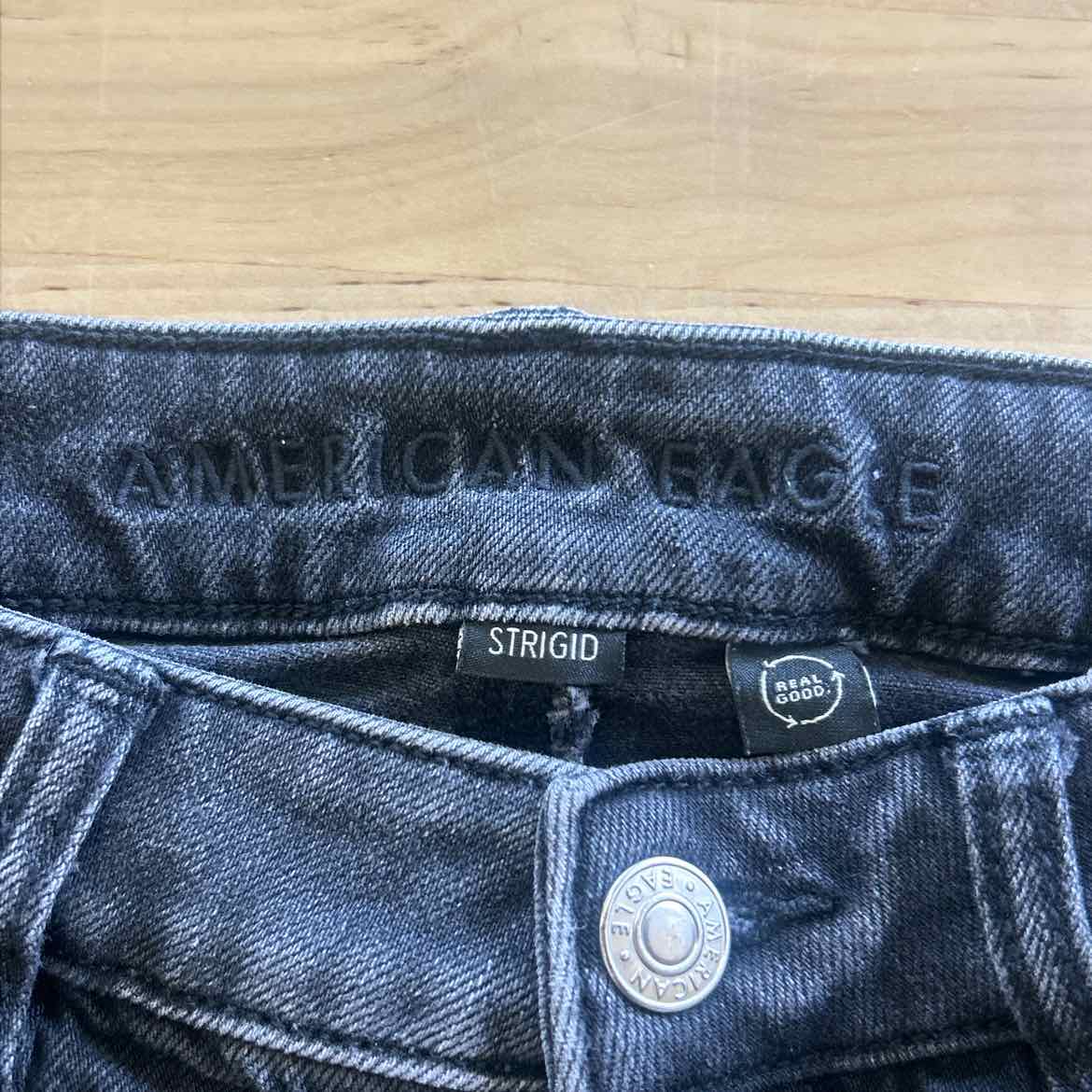 American Eagle Size 000 Black Denim Preloved Jeans
