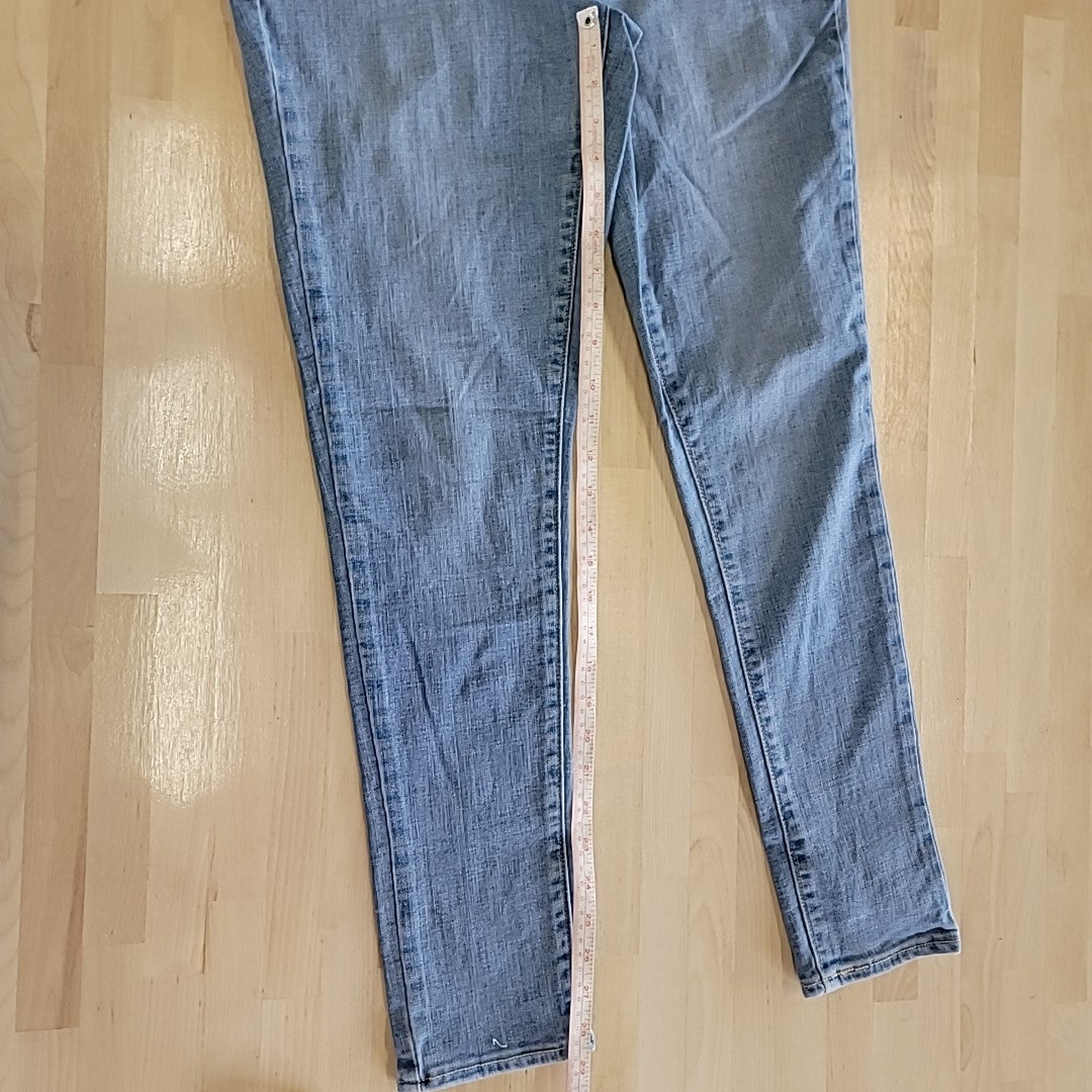 Levi's Size 30 711 Skinny Blue Jeans