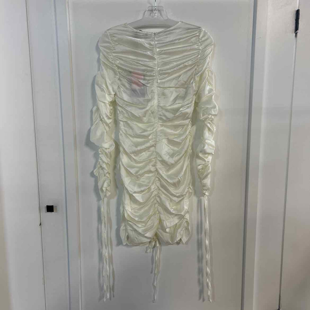 prettylittlethings Size 4 White Preloved Dress