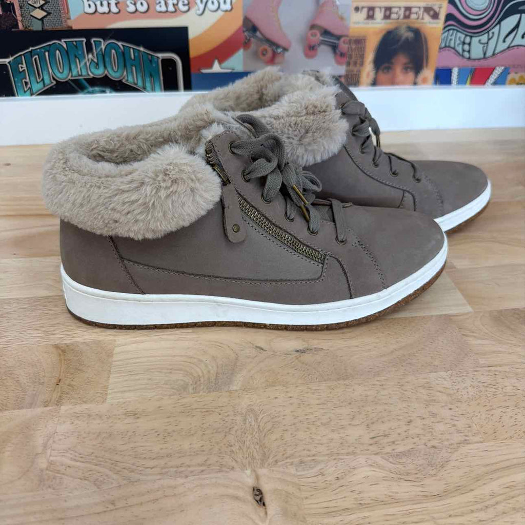 Aetrex Size 10 Gray Preloved Boots