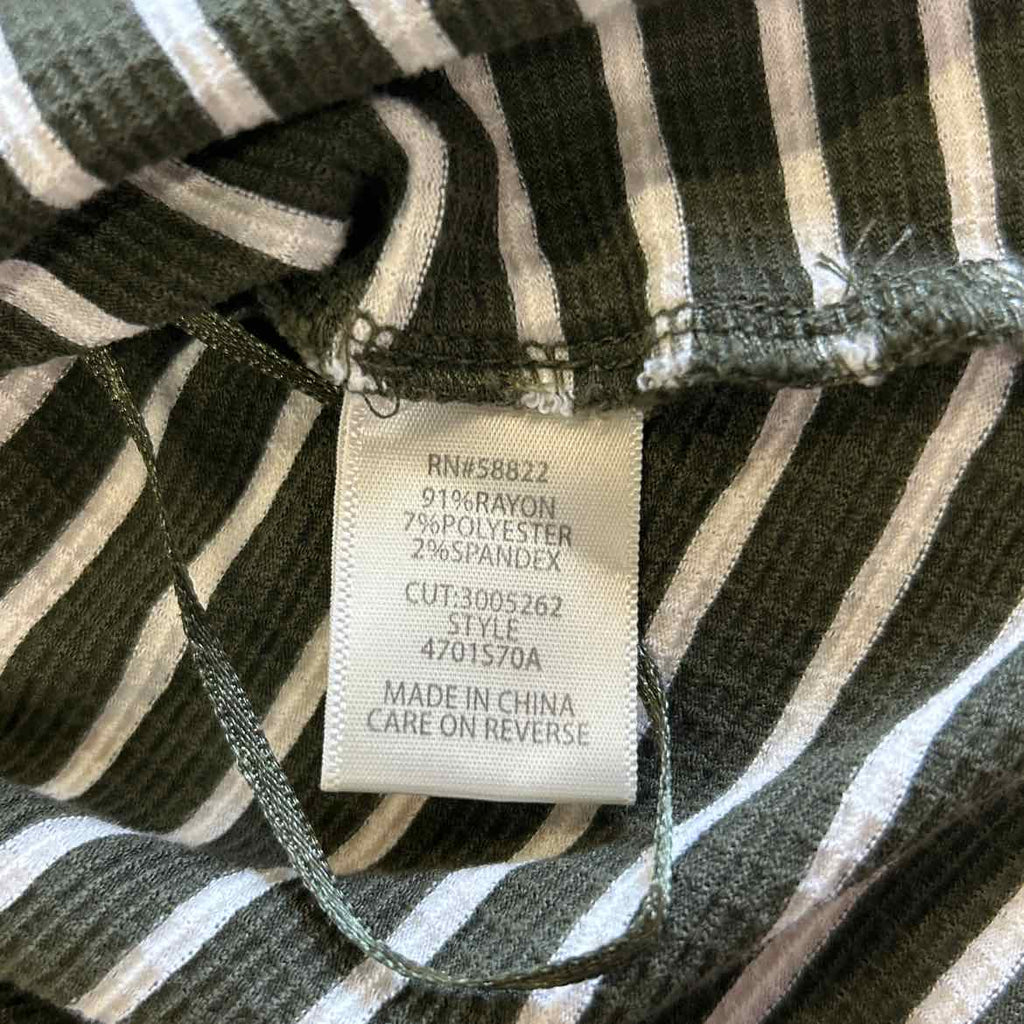 Max Studio Size S Green Preloved Blouse SS