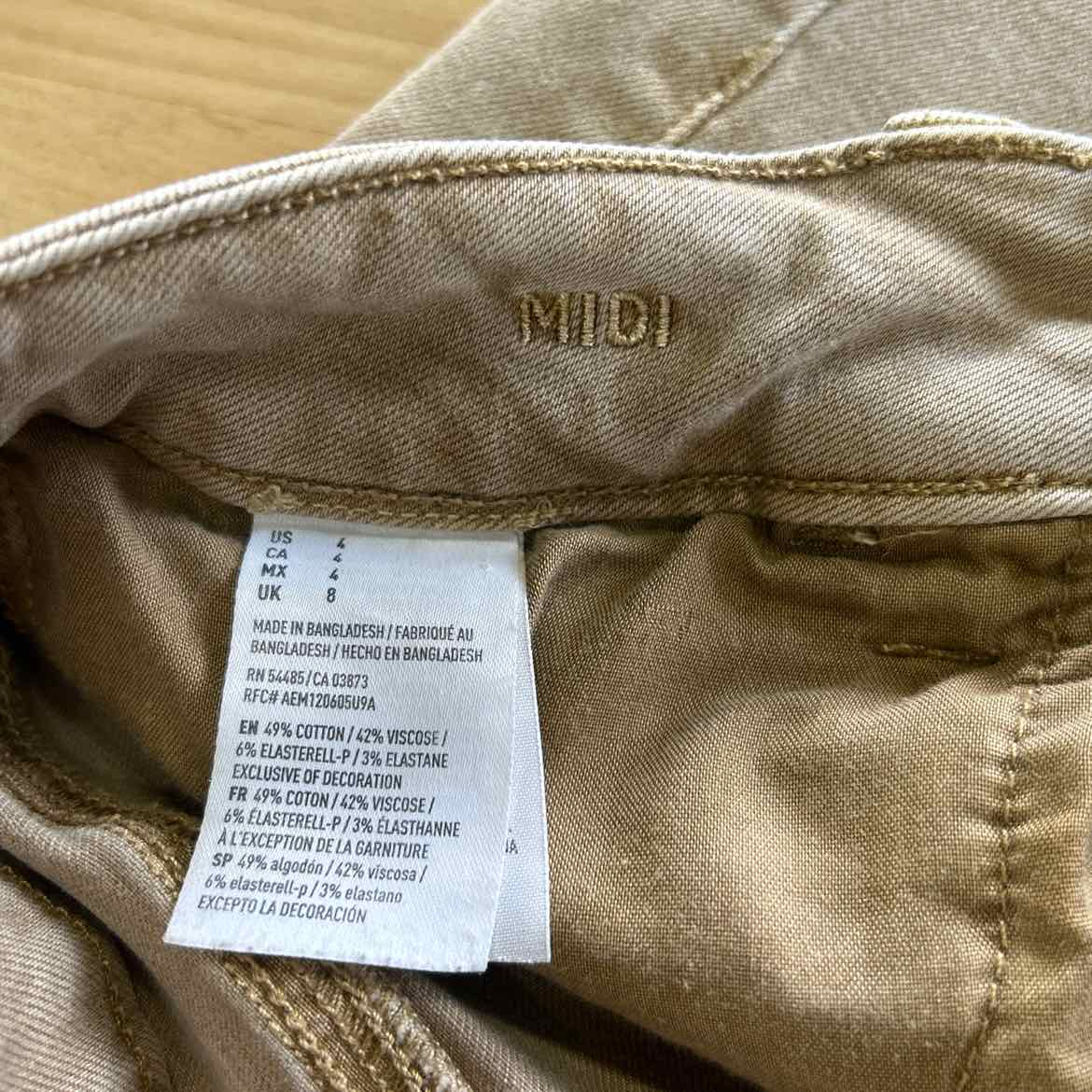 American Eagle Women Size 4 Tan Preloved Shorts