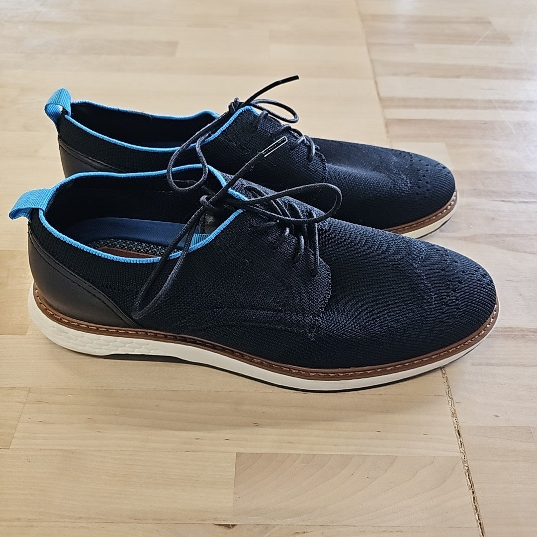 Vince Camuto Size 8.5 Black MENS Sneakers