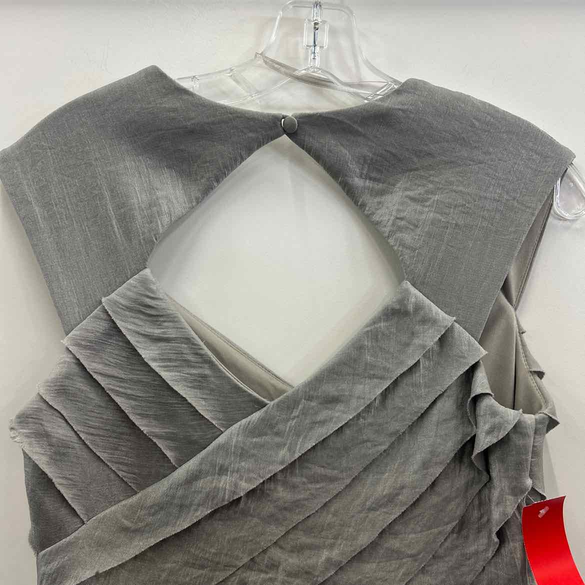 London Times Size 6 Silver Used Dress