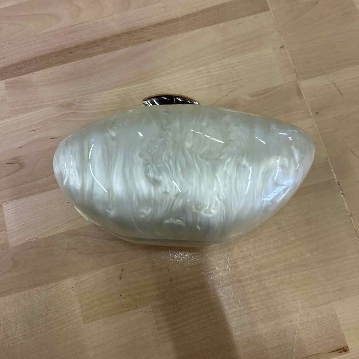 INC Pearl Clutch