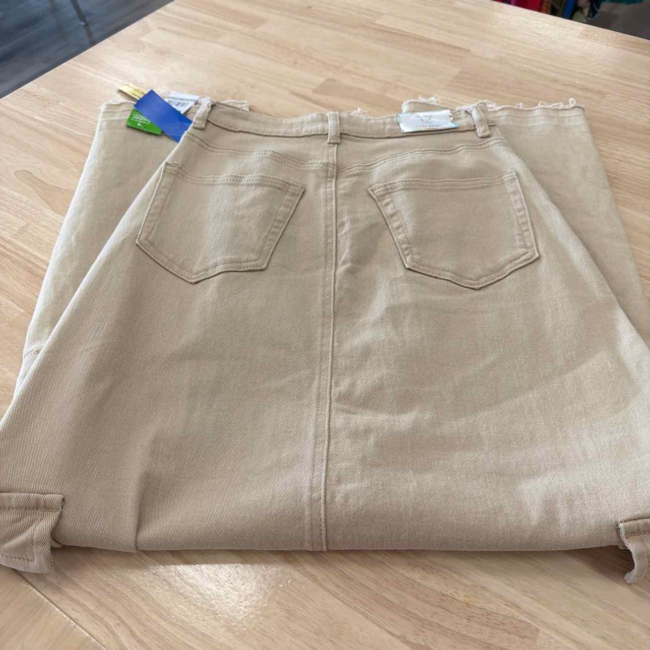 TINSELTOWN Size 0 Maxi Cargo Skirt - Buff Nude