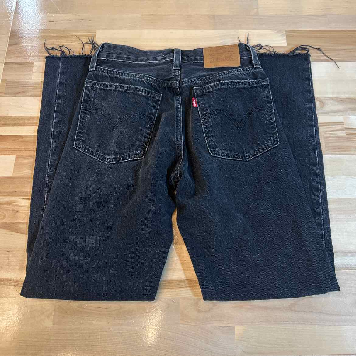 Levi's Size 23 Black Denim Preloved Jeans