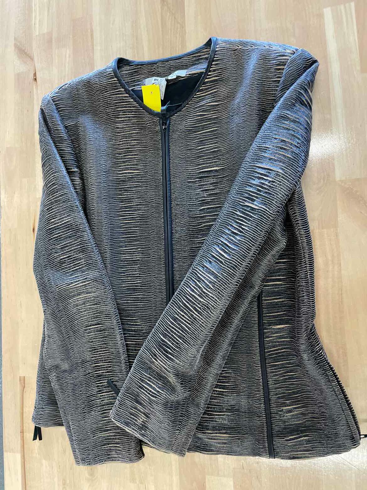 Blue Ice Size 6 Black Jacket