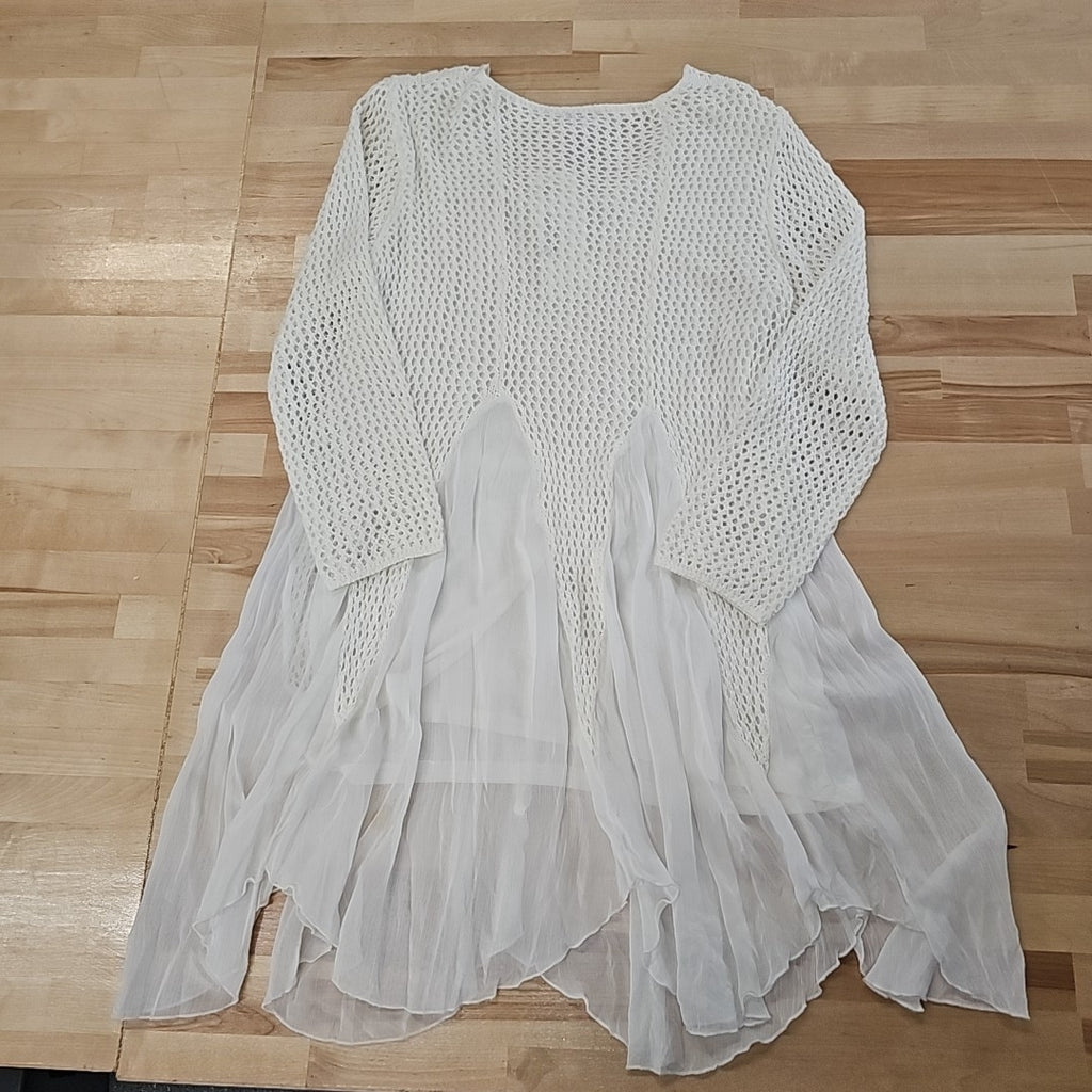 V Cristina Size M Cream Knit Tunic