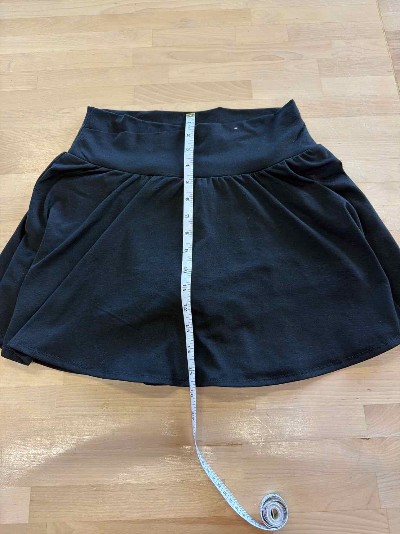 Old Navy Size M Black Skorts