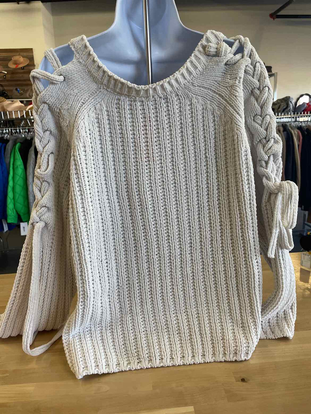 venus Size M White Sweater