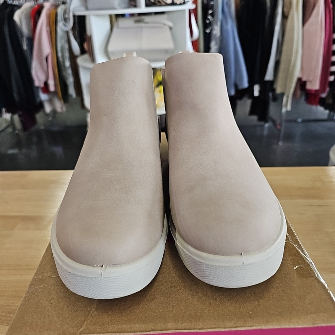 Ryka Size 10 Tan New Sneakers