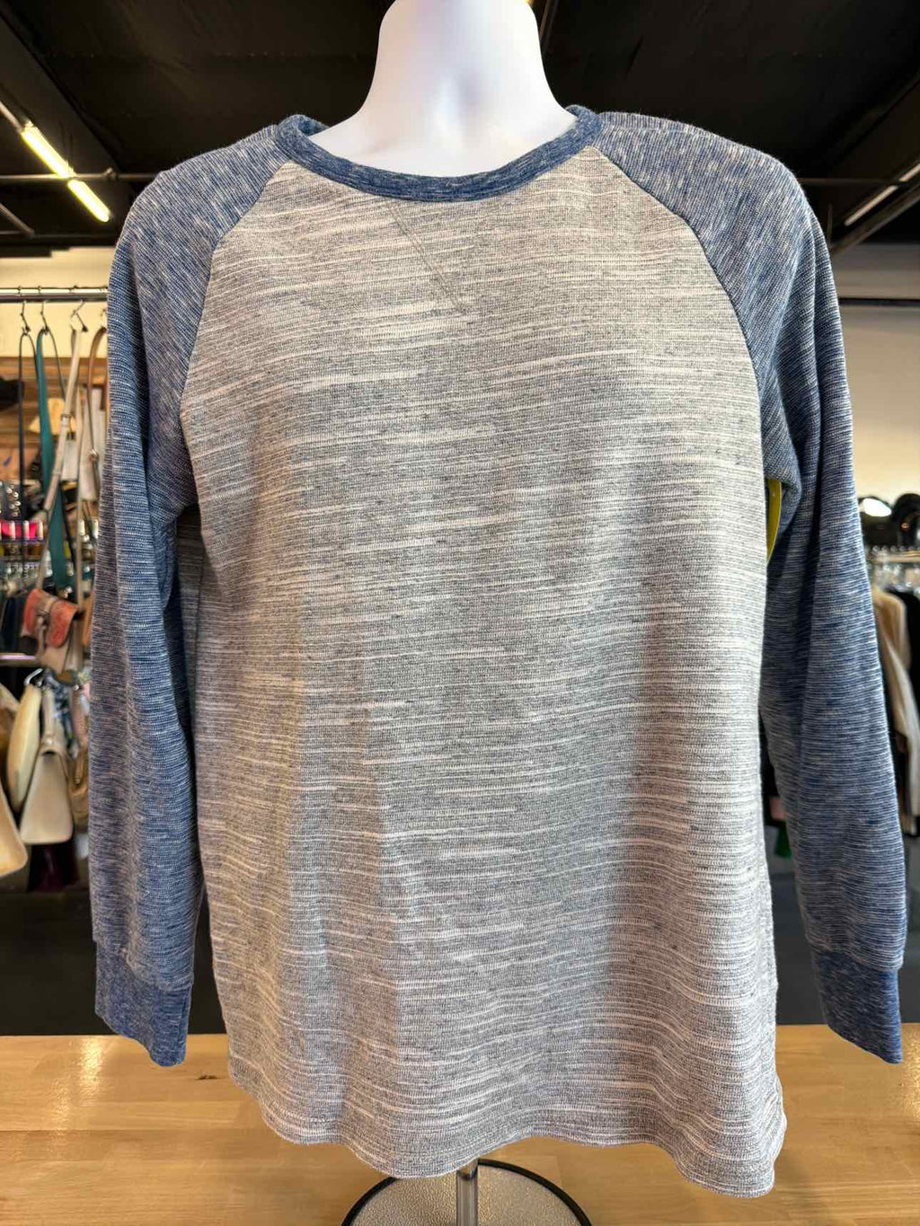 Arizona Jean Size M Gray MENS Long Sleeve Shirt